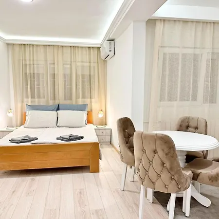 Modern Central Apartments Renovated Belgrade Exterior photo