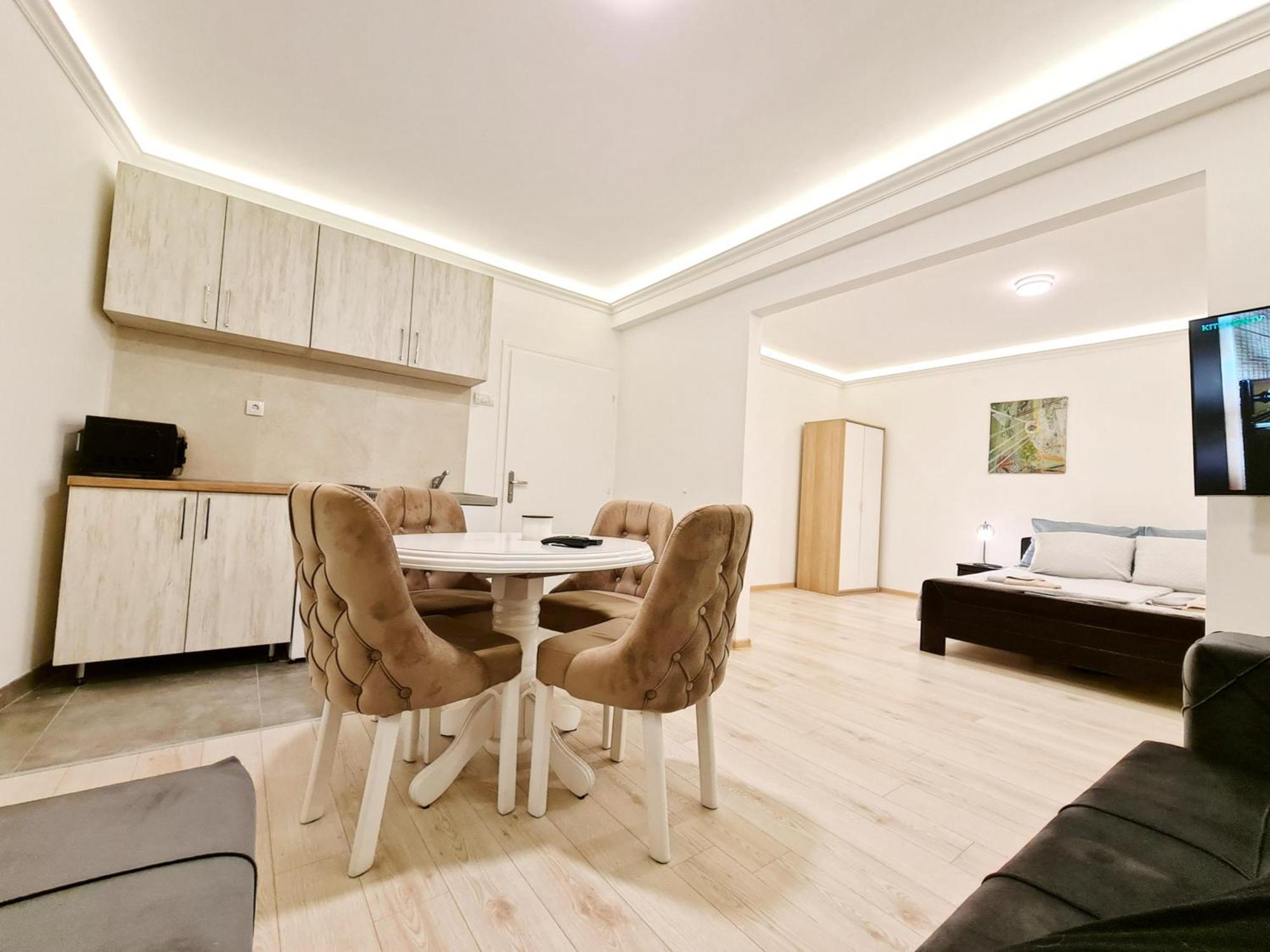 Modern Renovated Apartment